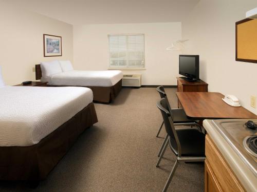 2 double beds