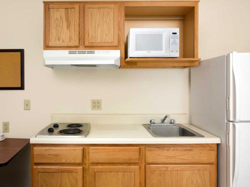 Extended Stay America Select Suites - Wichita - North