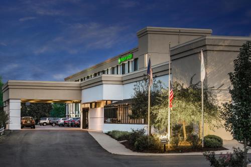 Wyndham Garden Pittsburgh Airport - image 12