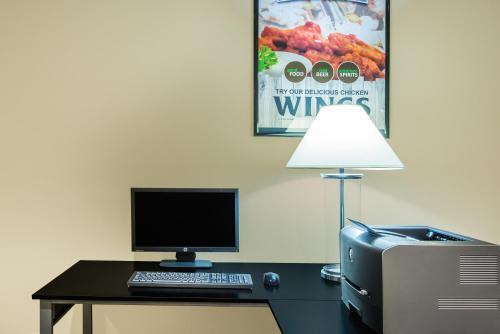 Wyndham Garden Pittsburgh Airport - image 9