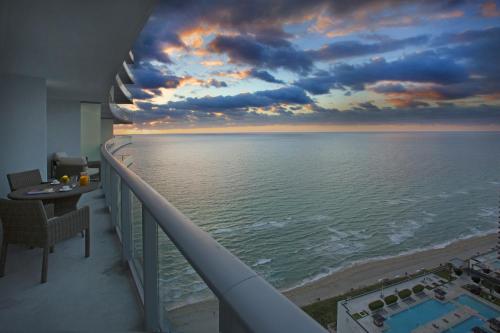 Hyde Resort & Residences image 44