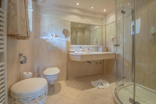 Hotel Alpenblick Zillertal Room Type - Deluxe Double Room
