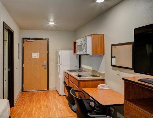 WoodSpring Suites Columbus NE I-270 Airport