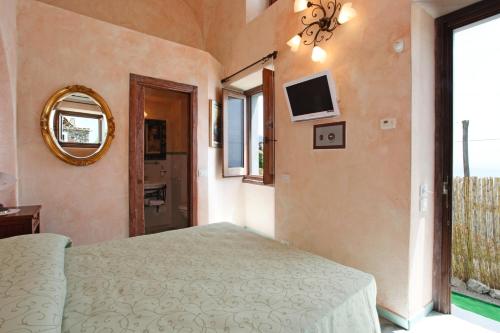 Standard Double Room image 1