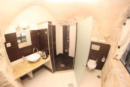 Μπάνιο, Khan Alwakala Hotel in Ναμπλούς