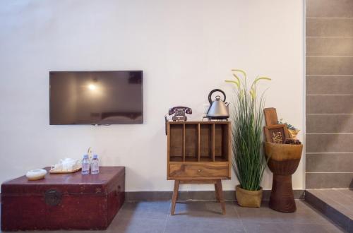 Qilou Huanke 1921 Boutique Homestay (Provide Paid Airport Transfer Service) Located in Longhua, Qilou Huanke Boutique Hotel is a perfect starting point from which to explore Haikou. The property has everything you need for a comfortable stay. Service-minded staff will welcome