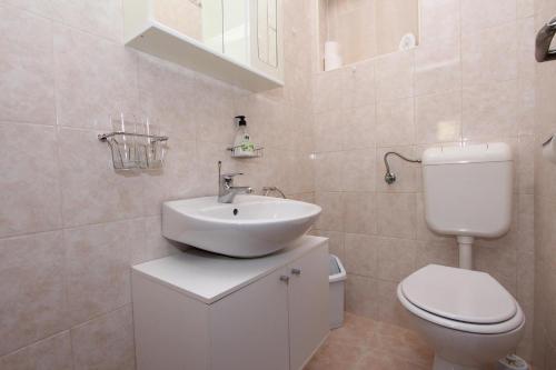 Two-Bedroom Apartment with Balcony image 3