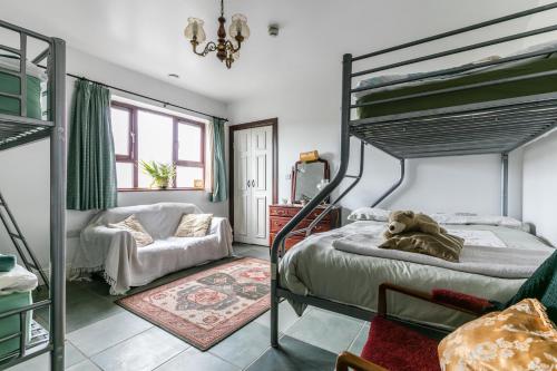 1 double bed, 3 bunk beds