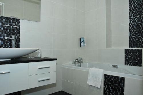 Cit'Hotel Europeen - 샤워실