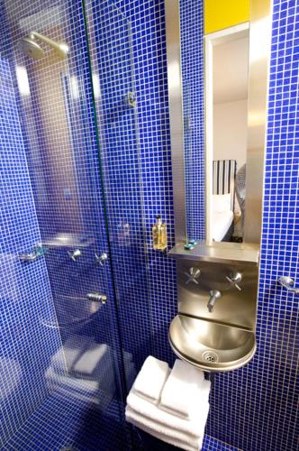 Dive Hotel - image 11