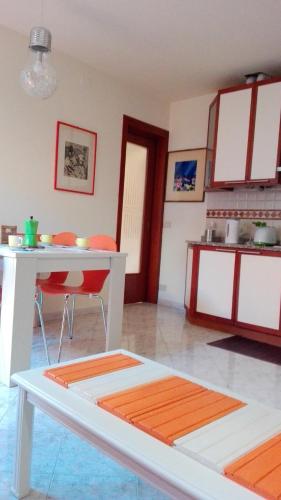 Bacanal Apartment - image 6