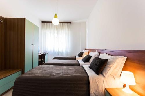 3 twin beds