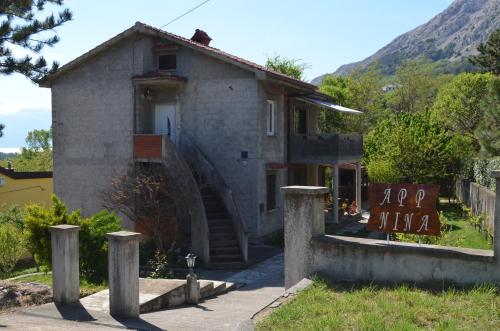  Apartments Nina, Unterkunft in Baška