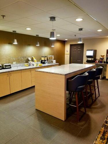 Best Western On The Avenue near Blue Sky Mausoleum