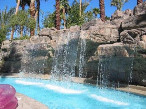 Tahiti Village Resort & Spa, Las Vegas (photo 11)