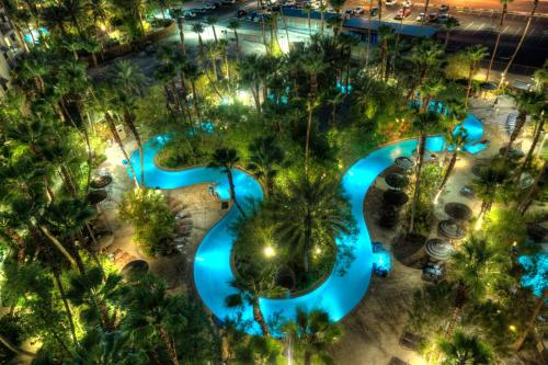 Swimming pool, Tahiti Village Resort & Spa in South of The Strip