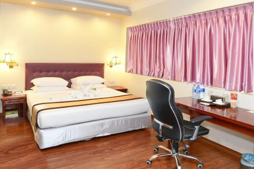 Superior Double or Twin Room with City View image 9