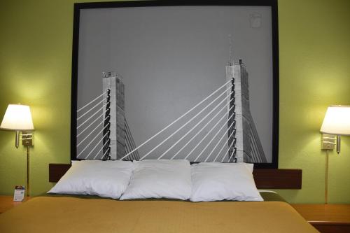 Super 8 by Wyndham Tifton Room Type - King Room - Non-Smoking
