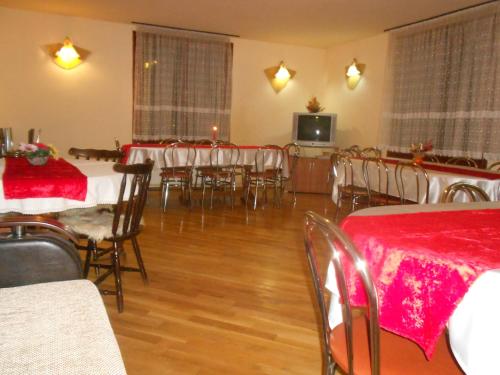 Restorāns, Tünde Vendégház (Tunde Vendeghaz) in Viştea