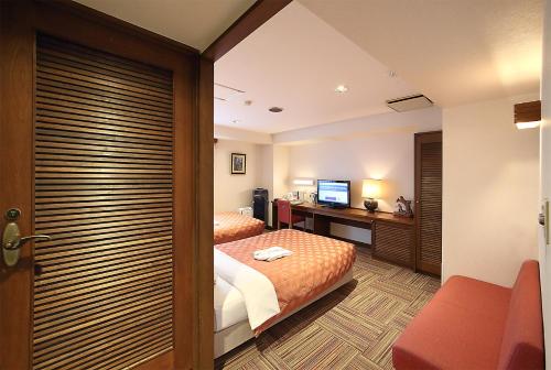 2 twin beds