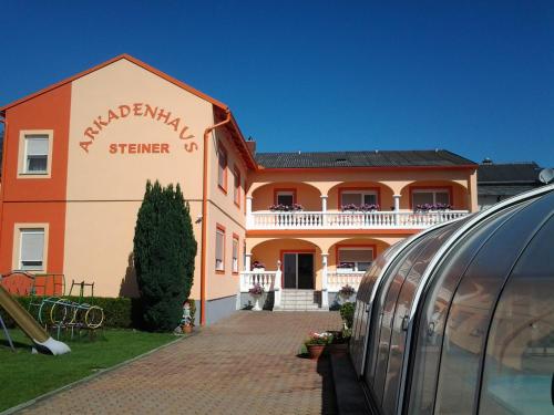 Arkadenhaus Steiner in Podersdorf am See, Österreich