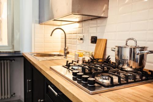 BMGA l Stylish Industrial Termini Apartment, Рим (фото 7)