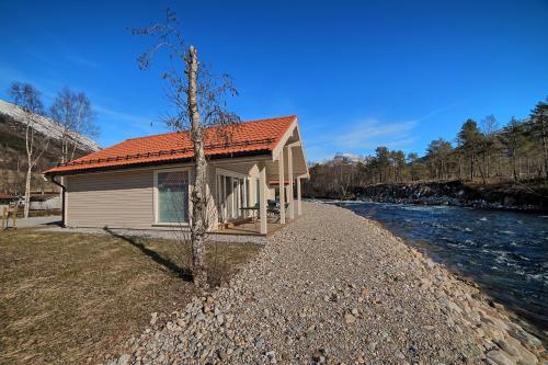 Jølstraholmen Landskapshotell Room Type - Deluxe Bungalow