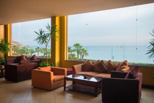 Pub/salon, Porto Sokhna Beach Resort & Spa in Ataqah