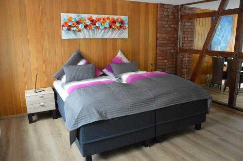 Ferienapartments Cafe Stilbruch 175m von Heimbach entfernt