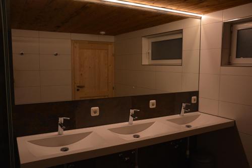 บริการและสิ่งอำนวยความสะดวก, Alm – Chalet Domig in ดามูลส์