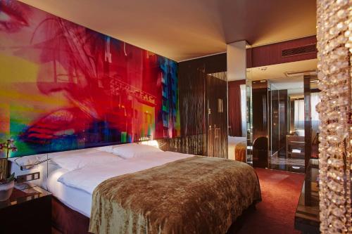 Double Room image 5
