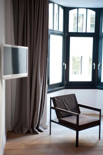 9Hotel Central - image 5