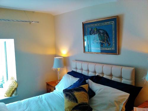 Pen-Y-Bont Hotel - image 14