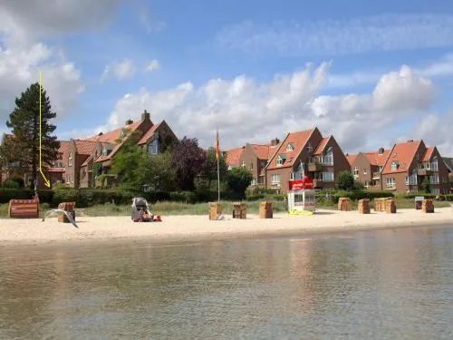 Sonnengruss am Strand in Eckernförde, Deutschland