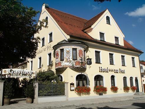 Entrance, Hotel Gasthof zur Post in Unterfohring