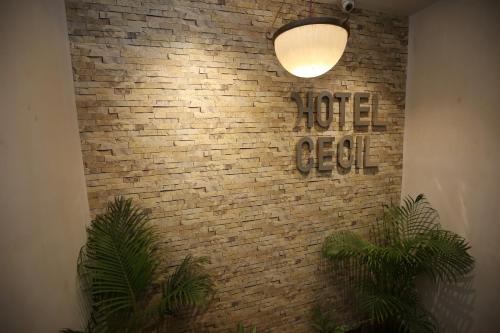 Hotel Cecil