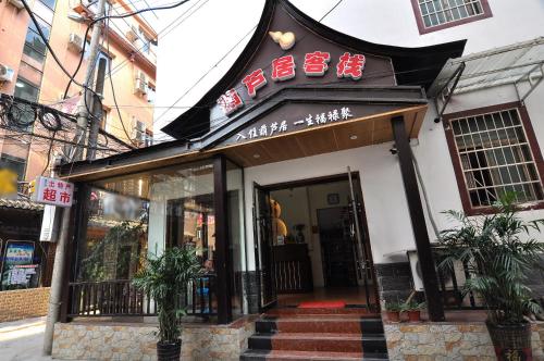 Zhang Jia Jie Shi Yong Ding Qu Fu Lu Ju Ke Zhan In China -