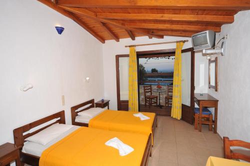 Studio with Balcony room in Villa Maraki