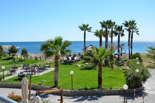 Aregai Marina Hotel & Residence - image 13