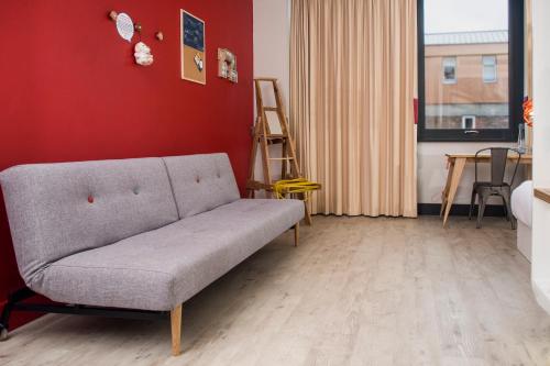 Qbic Hotel London City - image 2