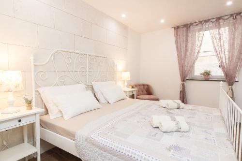 Split Inn Apartments - main image