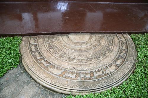 Amsterdam Tourist Rest – Anuradhapura, IA