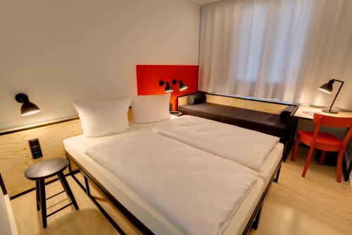 MEININGER Hotel Leipzig Hauptbahnhof - image 11
