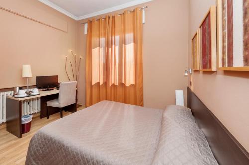 2 queen beds