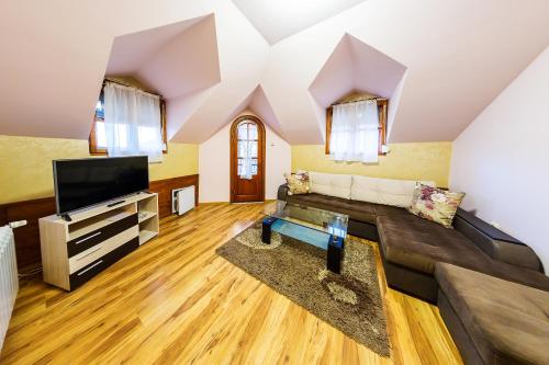Family Hotel Ogi - image 11