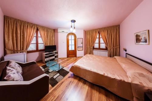 Family Hotel Ogi - image 3