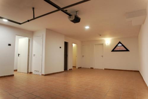 Two-Bedroom House image 4