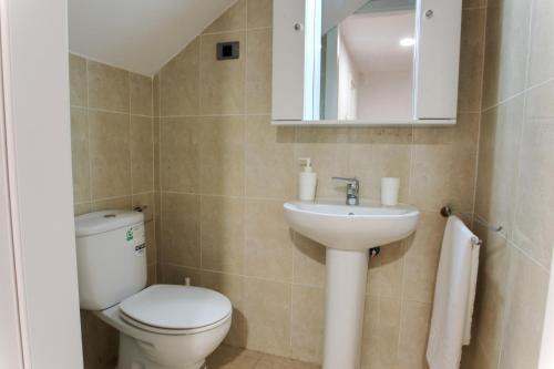 Two-Bedroom House image 3
