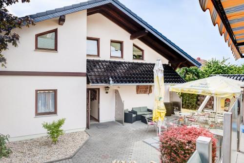 حديقة, Cafe Hoyer Pension und Appartements in أبولدا