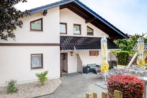 Cafe Hoyer Pension und Appartements in Rödigsdorf, Deutschland